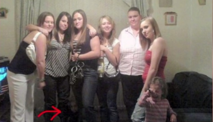 15 Creepiest Photobombs Ever Captured on Camera