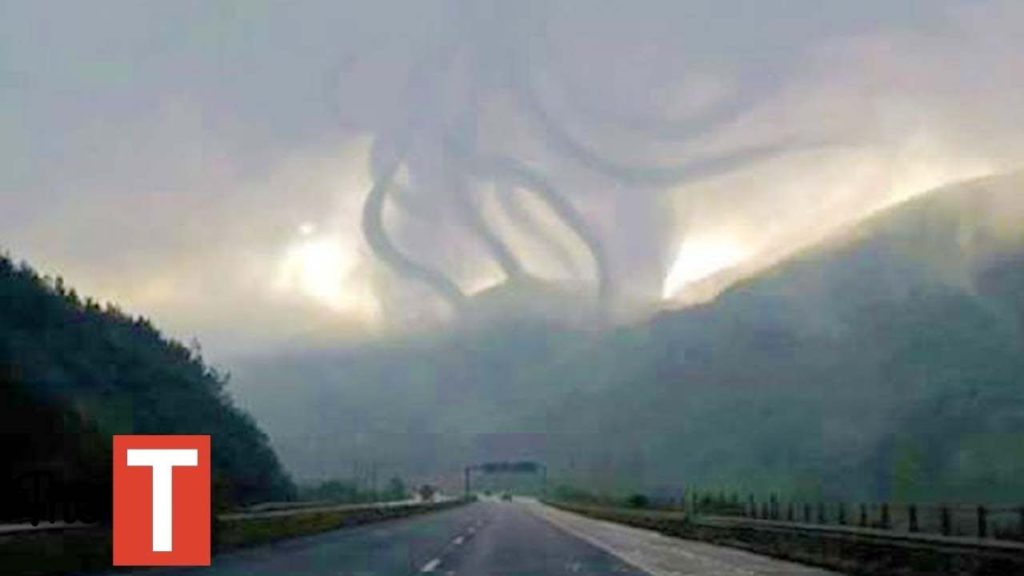 7 Strangest Phenomena in the Sky caught on Camera